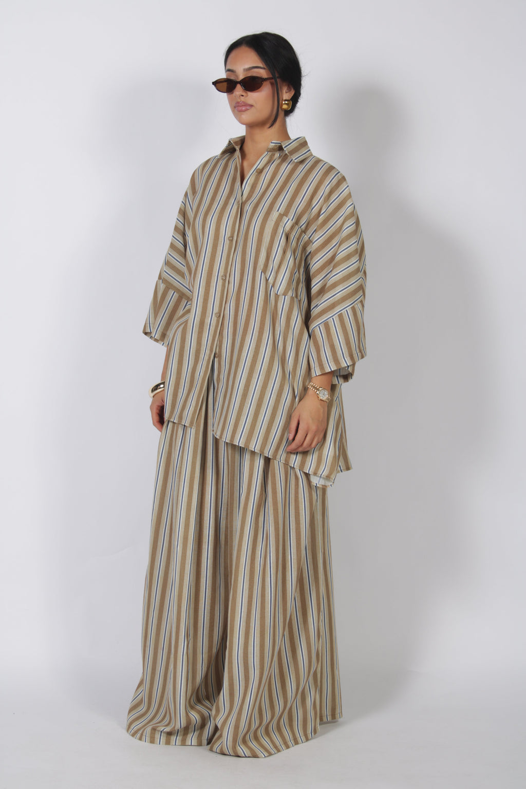 Noa set Brown